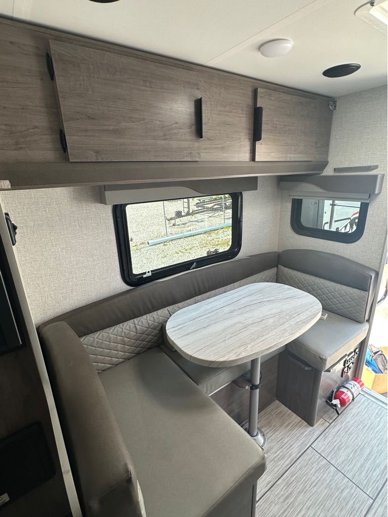 2026 Lance Truck Camper 865 - Photo 5