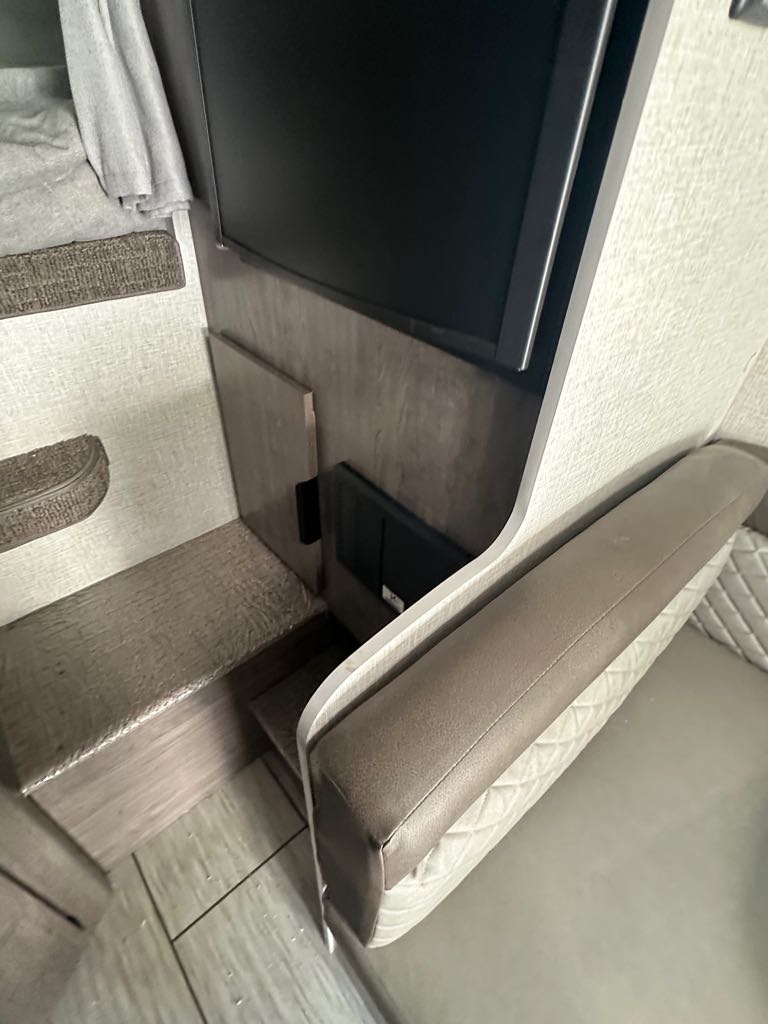 2026 Lance Truck Camper 865 - Photo 6