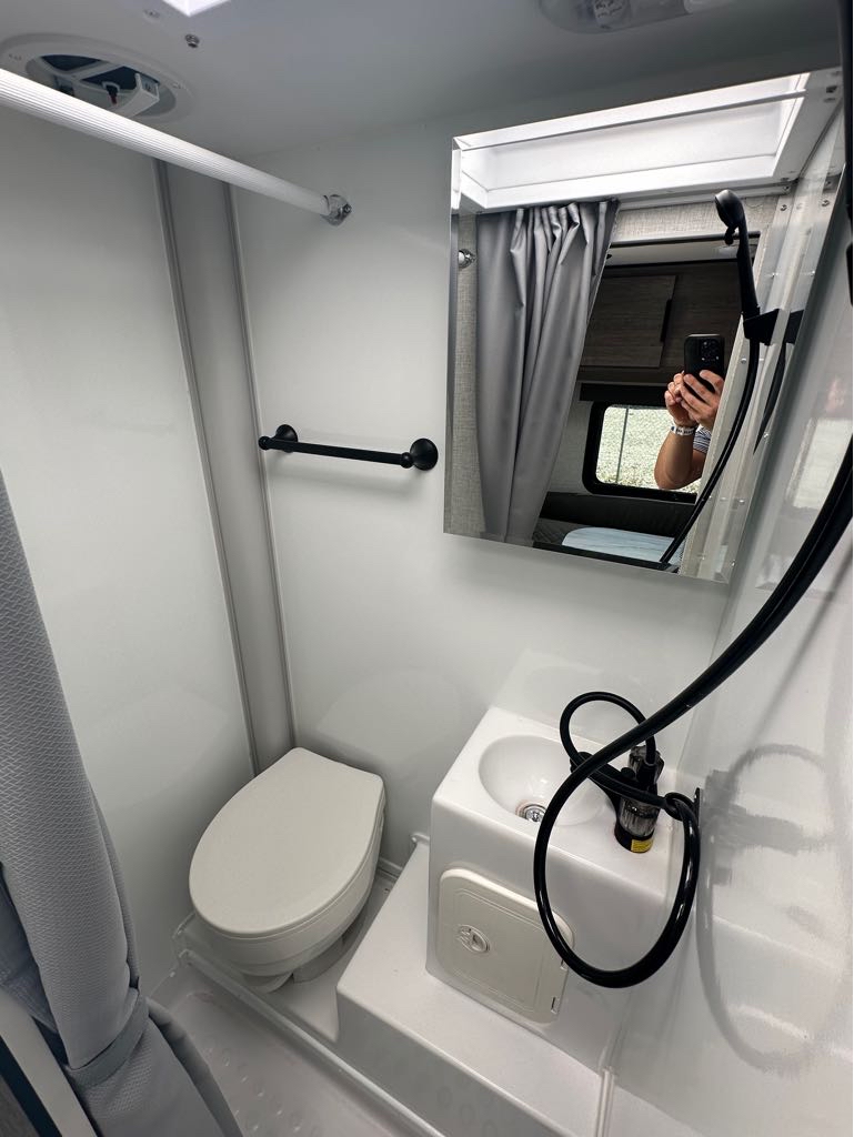 2026 Lance Truck Camper 865 - Photo 9