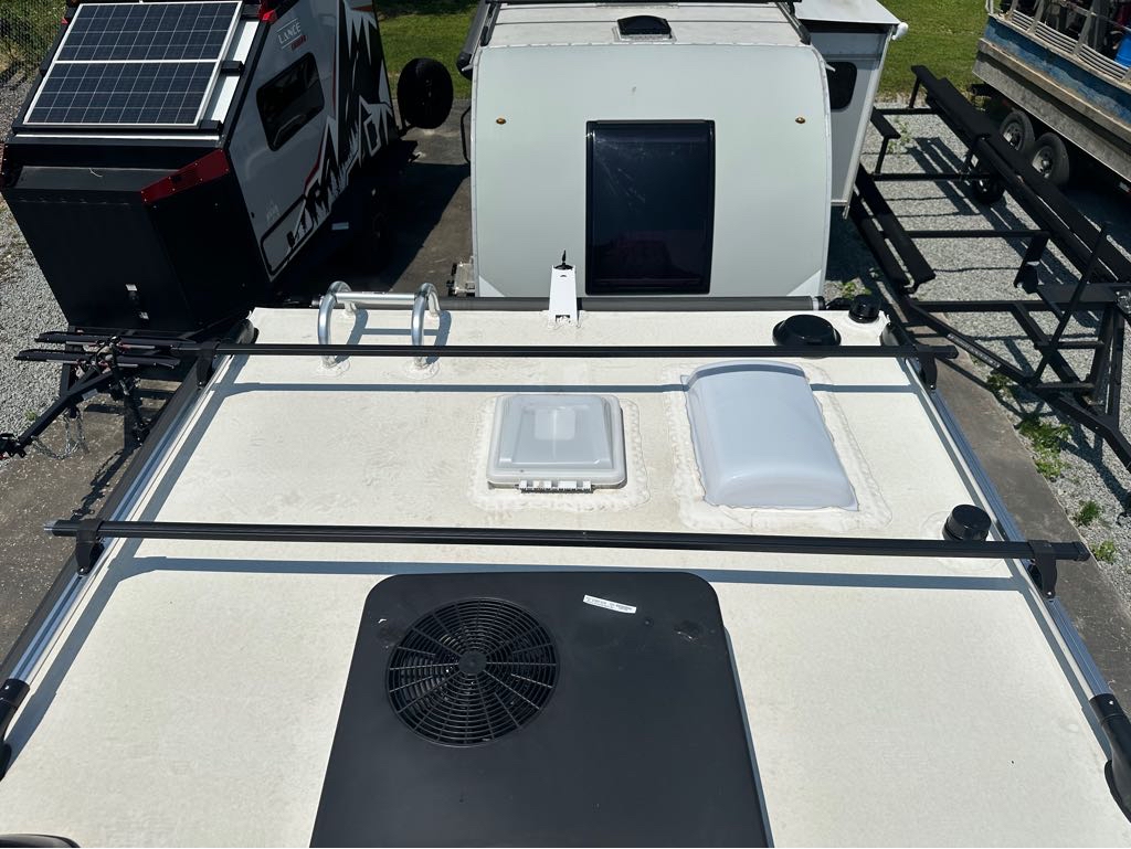 2026 Lance Truck Camper 865 - Photo 11