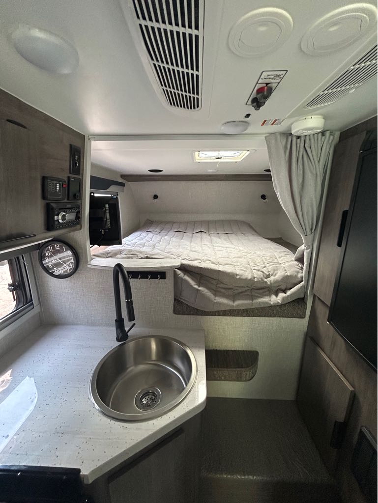 2026 Lance Truck Camper 865 - Photo 10