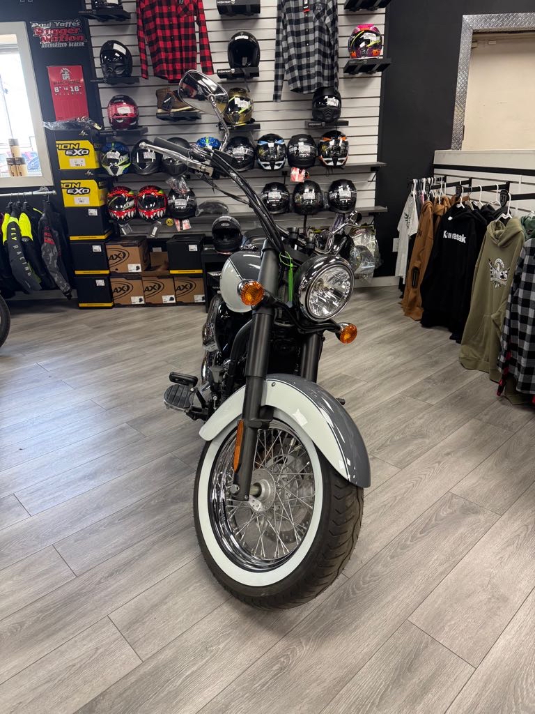 2024 Kawasaki Vulcan 900 Classic - Photo 2