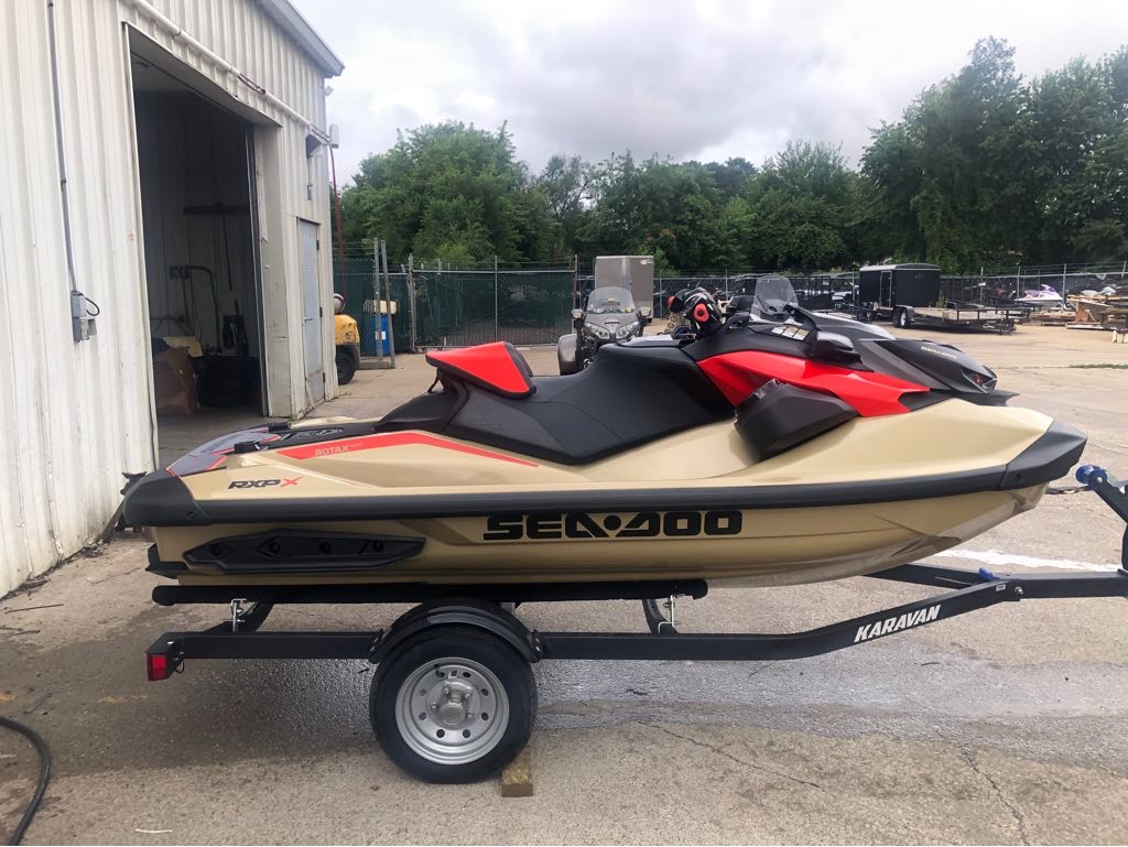 2025 Sea-Doo RXP-X 325 - Photo 4