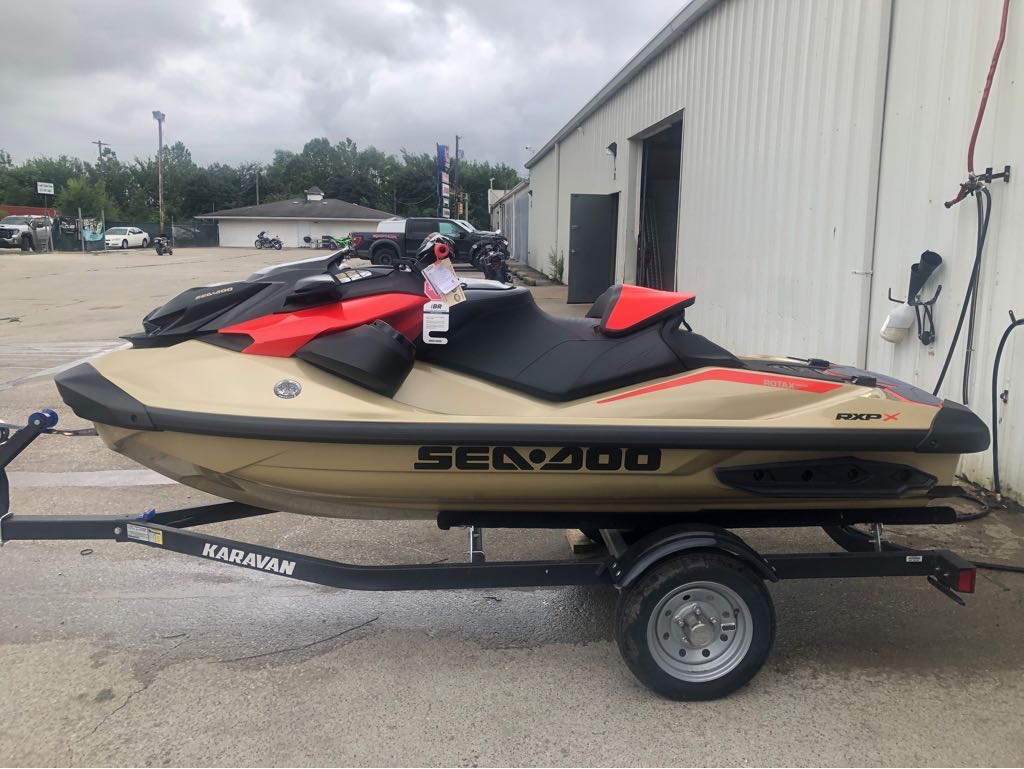 2025 Sea-Doo RXP-X 325 - Photo 2