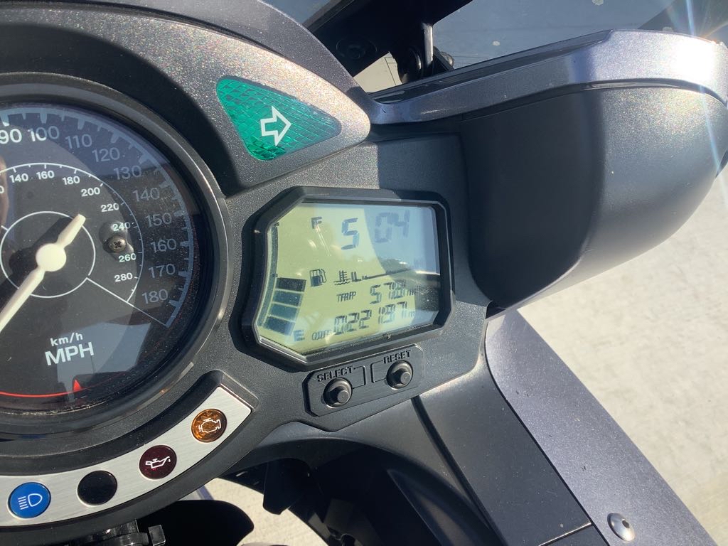 2004 Yamaha FJR1300 - Photo 11