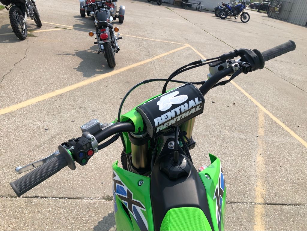 2026 Kawasaki KX 450 - Photo 10