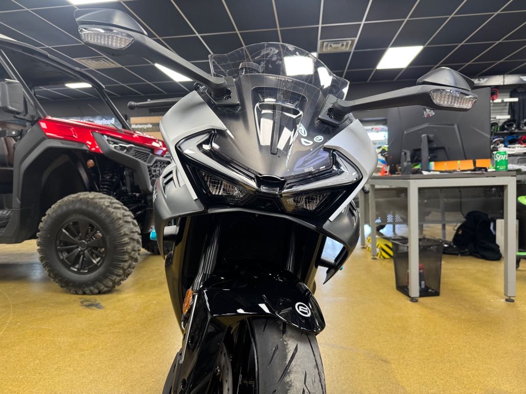 2025 CFMOTO 675SS - Photo 4