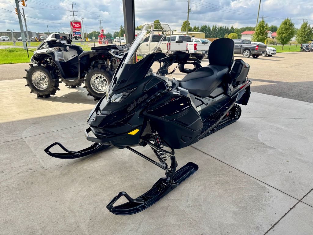 2026 Ski-Doo Grand Touring LE 900 ACE Turbo 137 With a Silent Track 1.25" - Photo 2