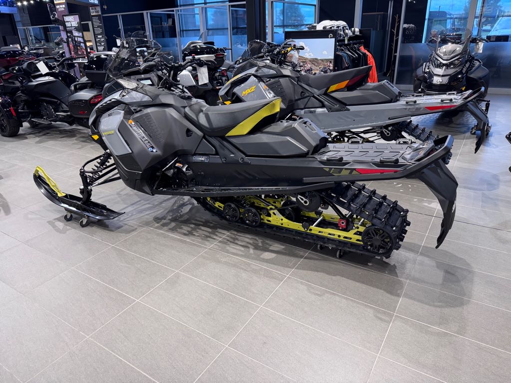 2026 Ski-Doo Renegade Adrenaline 900 ACE 137 with a RipSaw 1.25" - Photo 4
