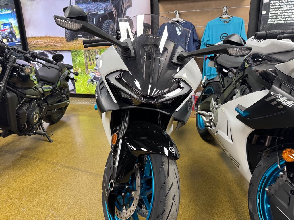 2025 CFMOTO 675SS - Photo 2