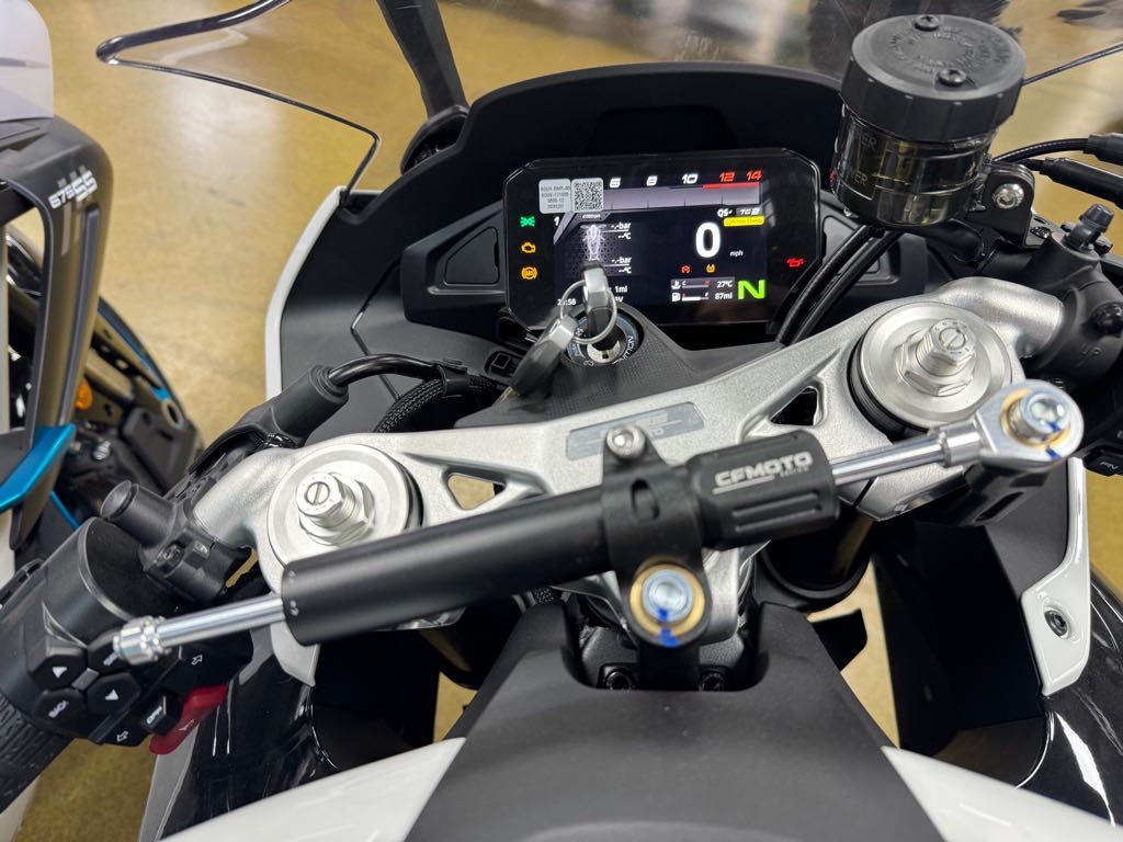2025 CFMOTO 675SS - Photo 3