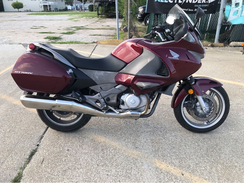 2010 Honda NT700V Base - Photo 2
