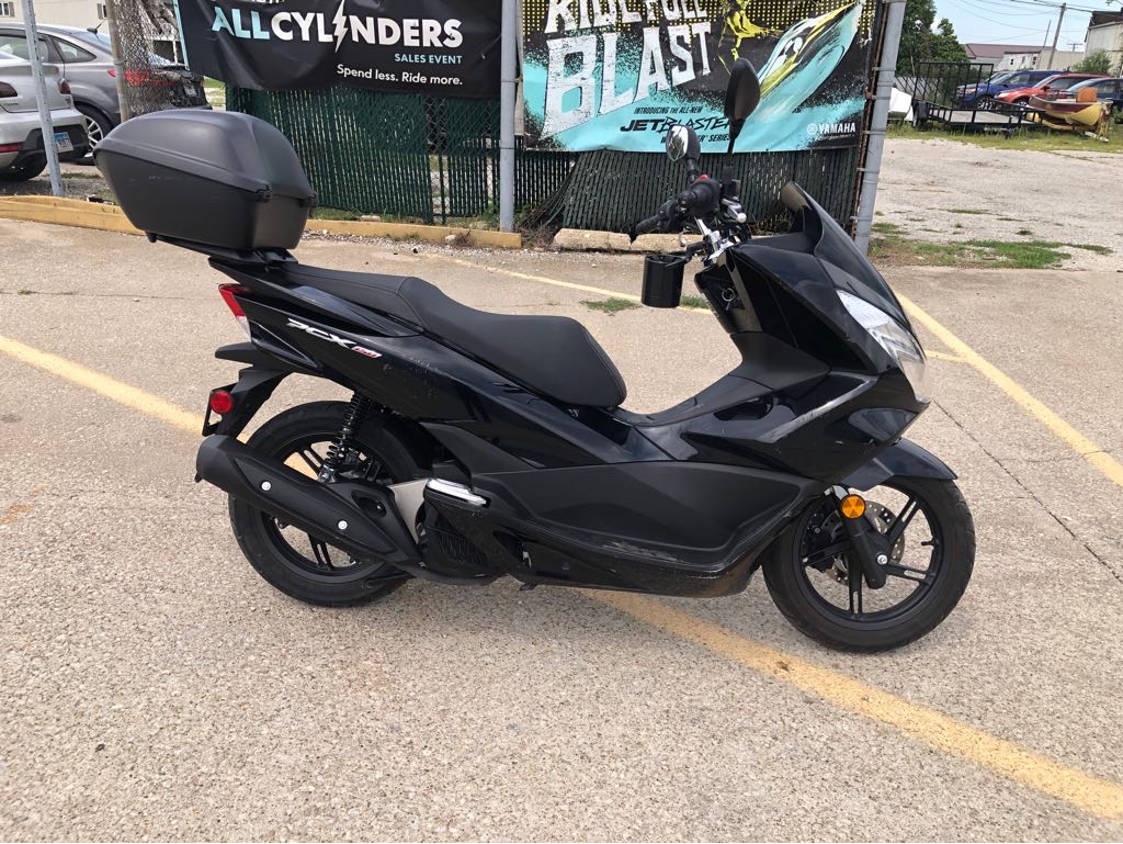 2015 Honda PCX150 - Photo 2