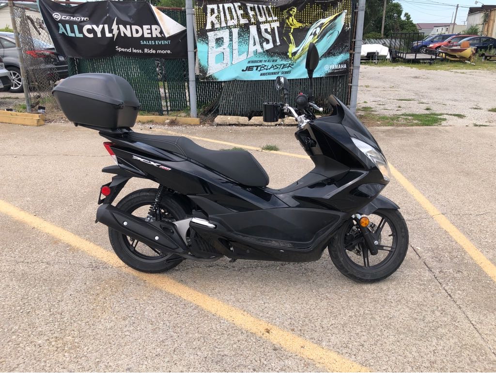 2015 Honda PCX150 - Photo 2