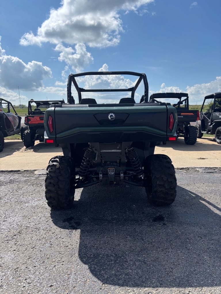 2023 Can-Am Commander DPS 700 - Photo 4