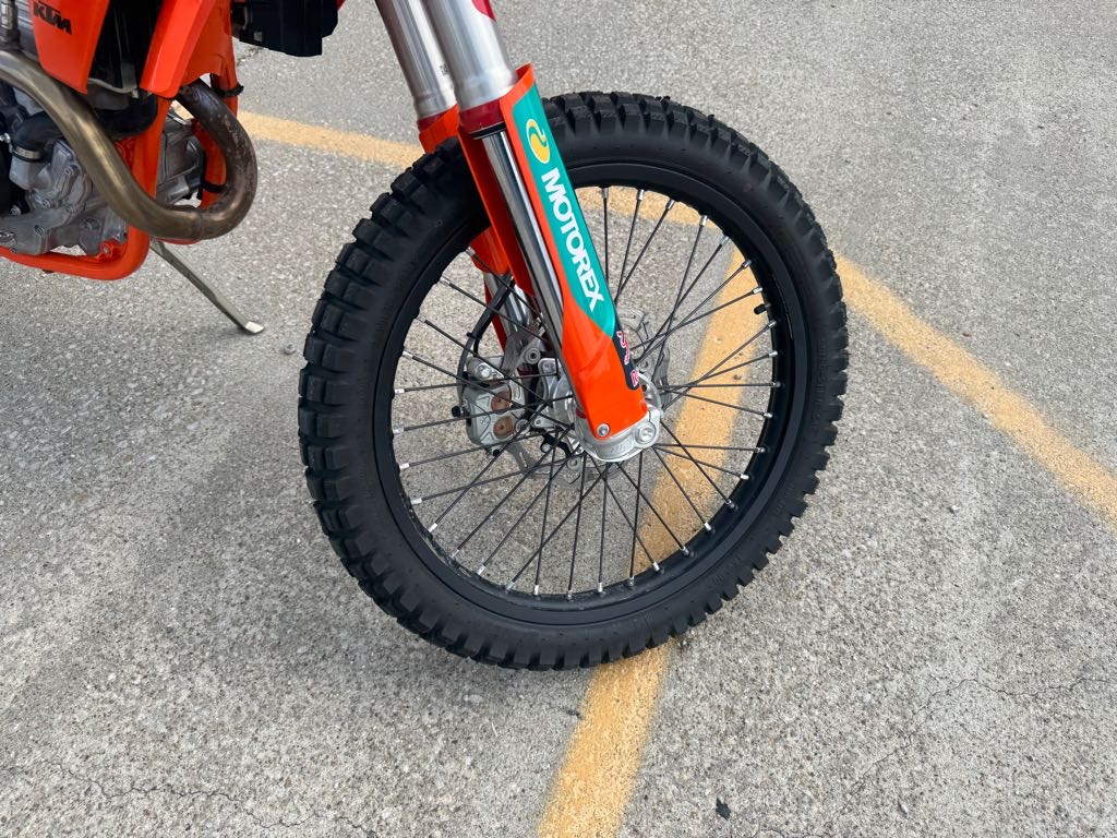 2025 KTM 350 EXC F CHAMPION EDITION - Photo 3