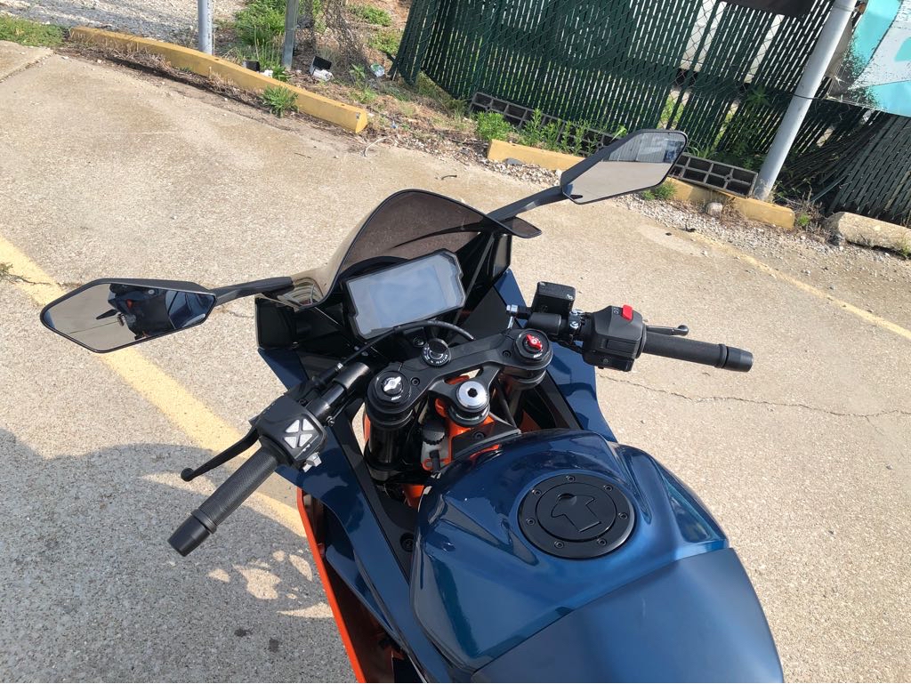 2024 KTM RC 390 - Photo 12