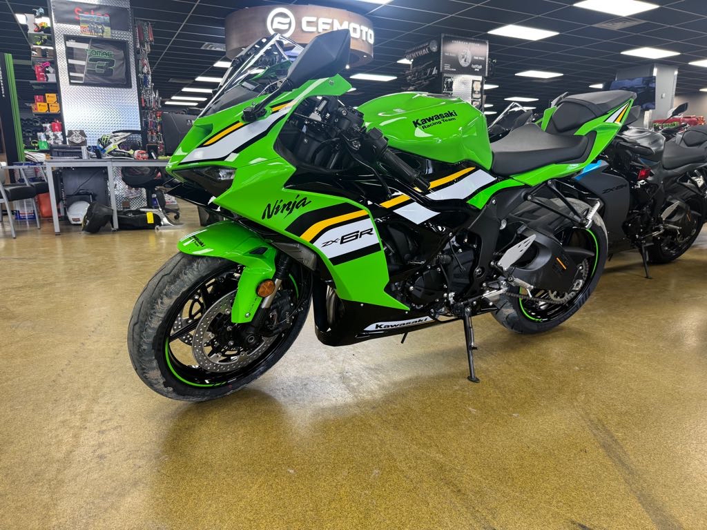 2025 Kawasaki Ninja® ZX™-6R ABS - Photo 2
