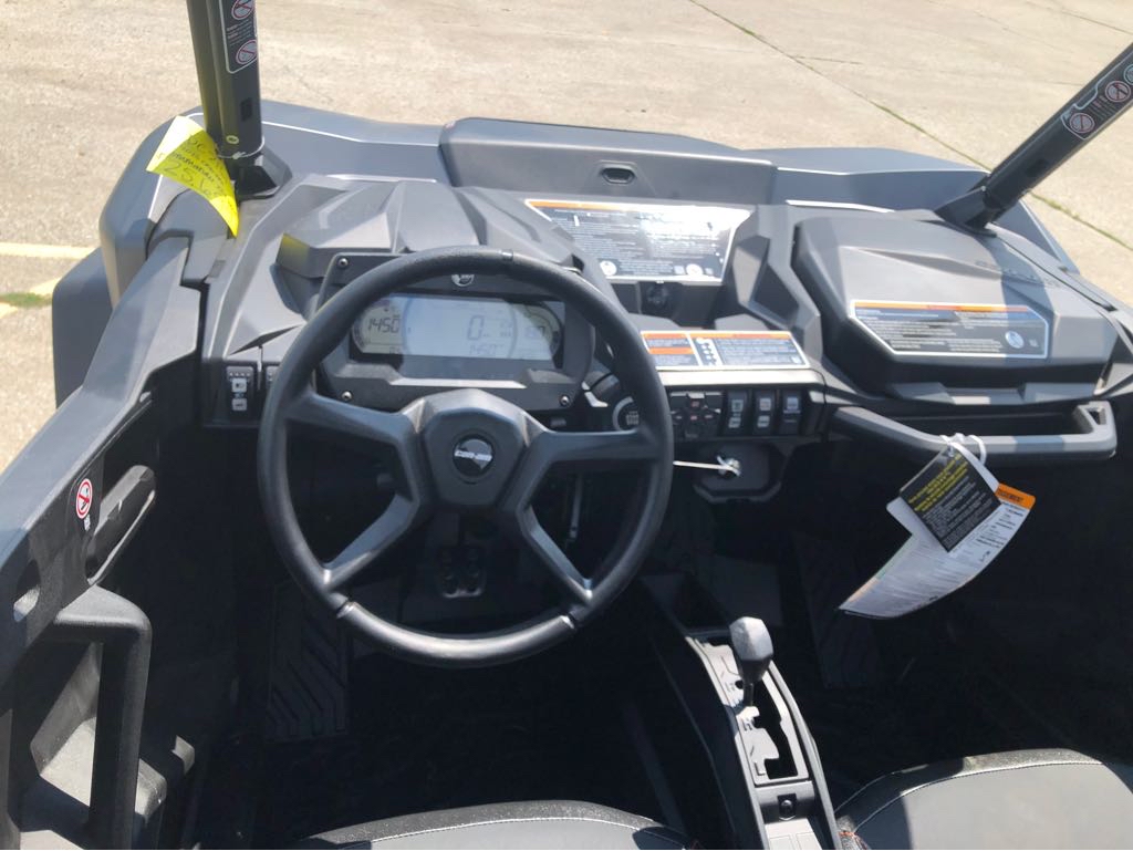 2025 Can-Am COMMANDER XT-P 1000R - Photo 10