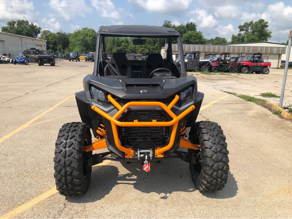 2025 Can-Am COMMANDER XT-P 1000R - Photo 9