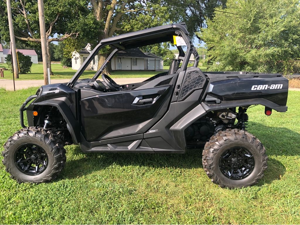 2025 Can-Am COMMANDER XT 700 - Photo 7