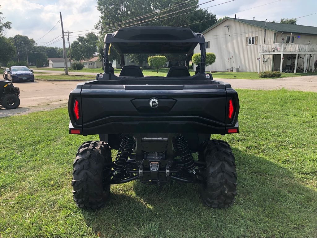 2025 Can-Am COMMANDER XT 700 - Photo 6