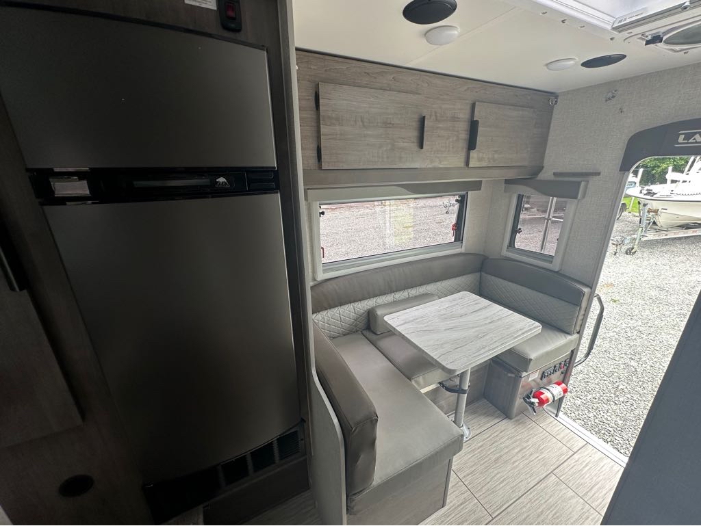 2026 Lance Truck Camper 850 - Photo 10