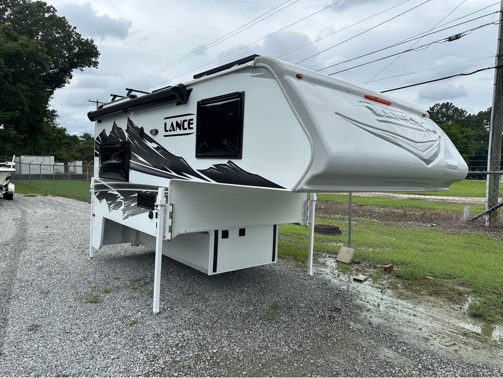 2026 Lance Truck Camper 850 - Photo 2