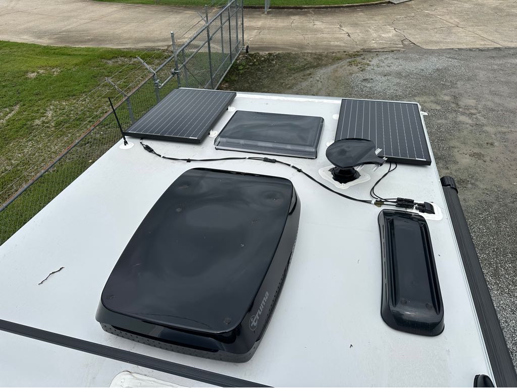 2026 Lance Truck Camper 850 - Photo 5