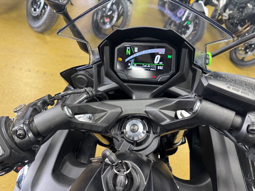 2025 Kawasaki Ninja® 650 ABS - Photo 3