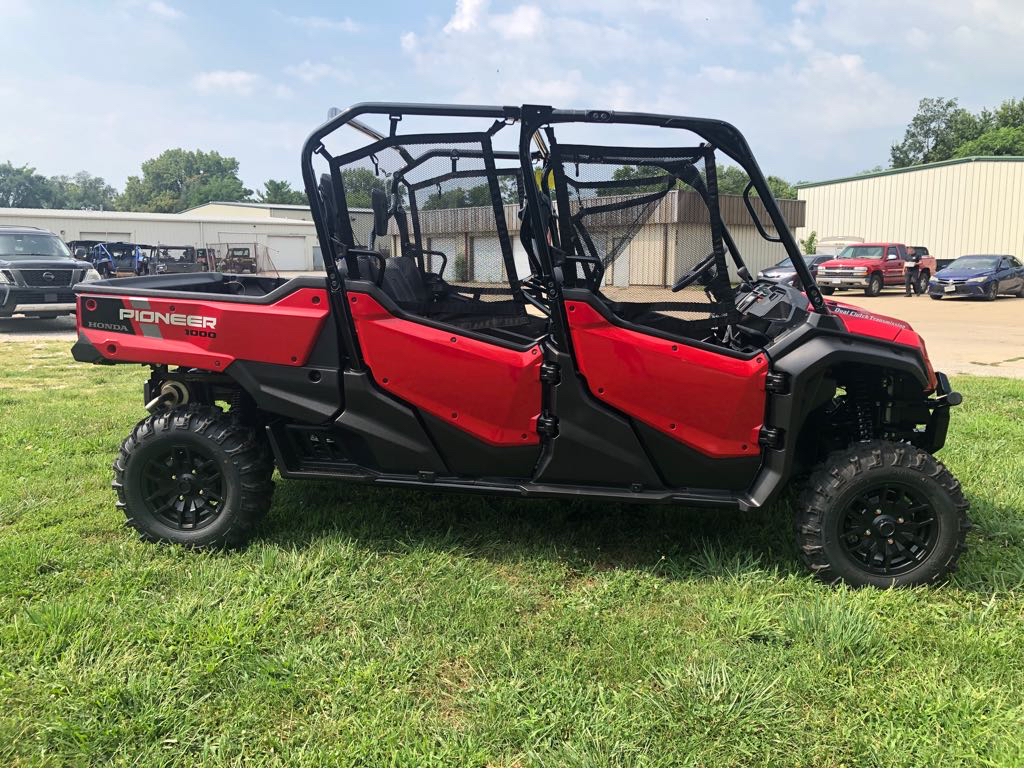 2025 Honda PIONEER 1000-6 CREW DELUXE - Photo 2