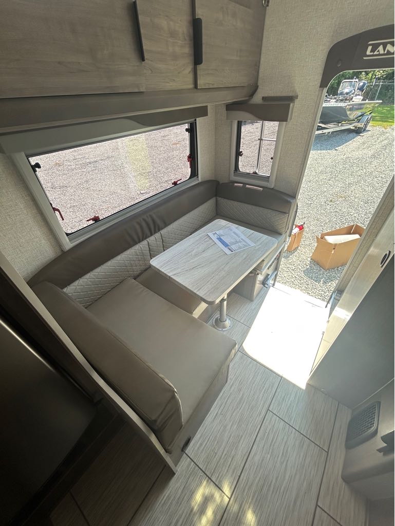 2026 Lance Truck Camper 850 - Photo 10