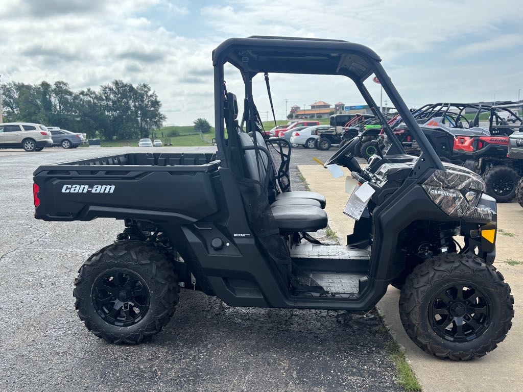 2024 Can-Am Defender HD7 - Photo 4