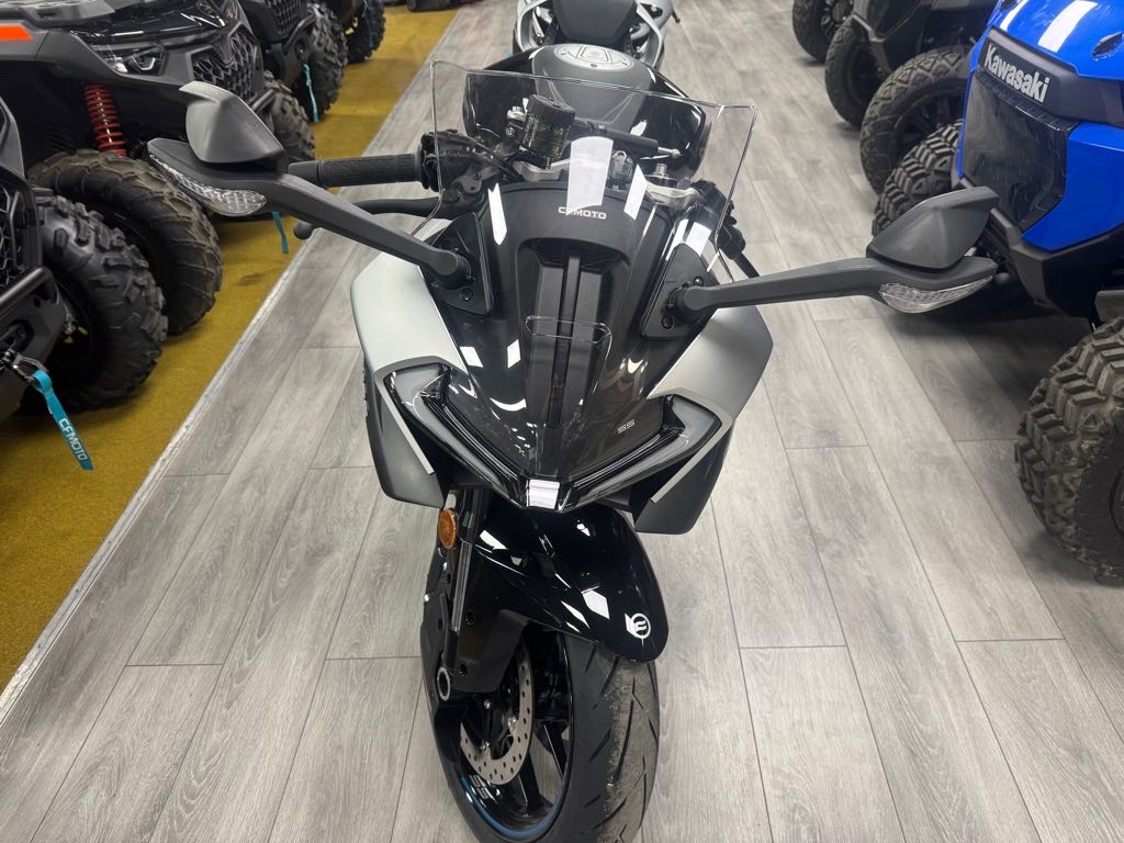 2025 CFMOTO 675SS - Photo 2