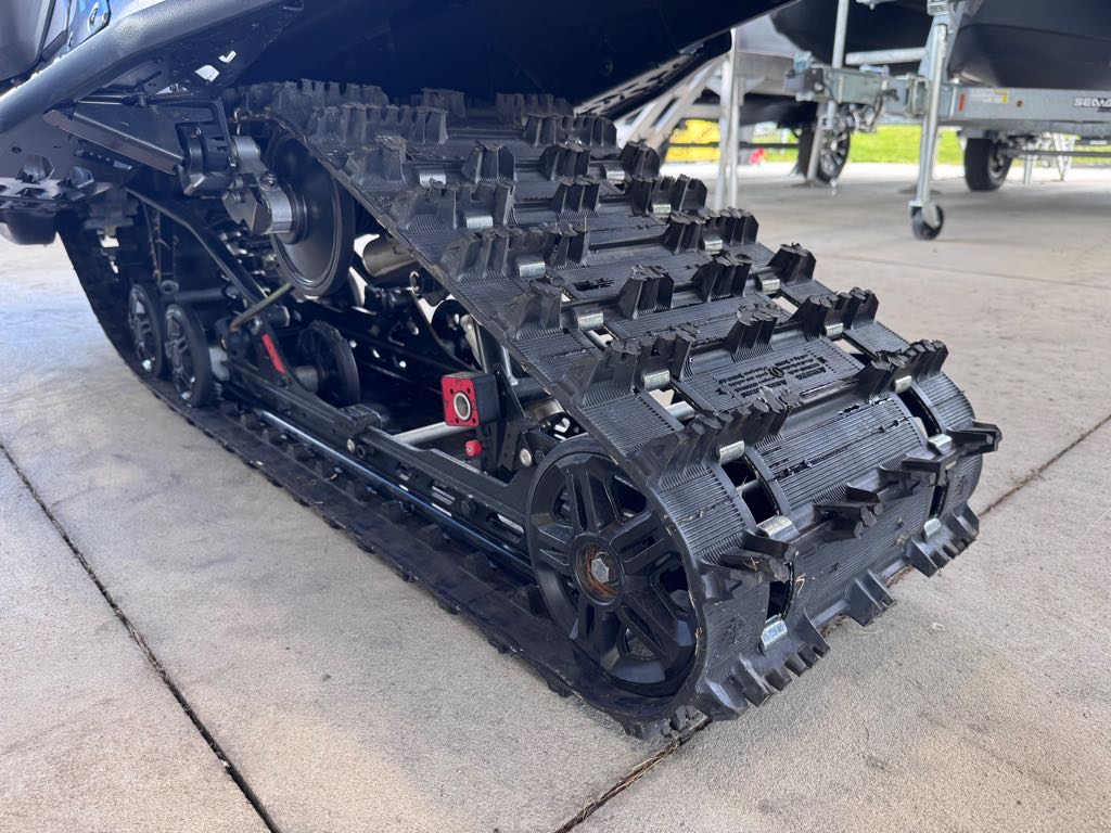 2025 Ski-Doo Renegade X-RS 900 ACE Turbo R 137 - Photo 5
