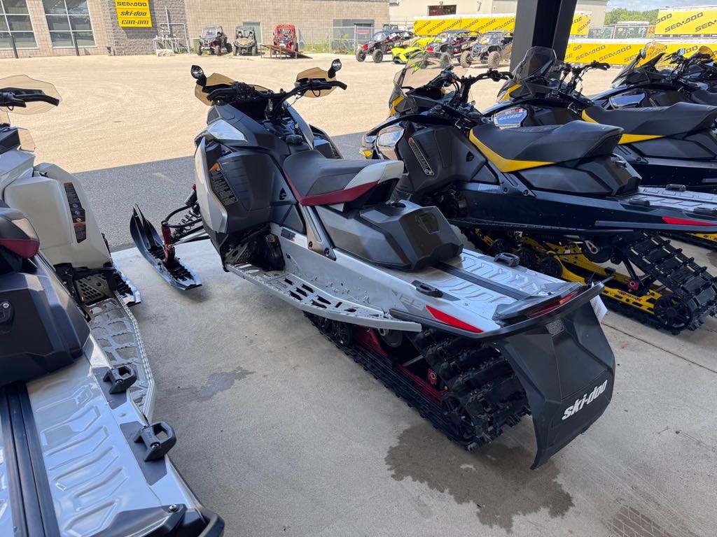 2024 Ski-Doo MXZ X-RS 129 850 E-TEC WITH SMART SHOX & 10.25" TOUCHSCREEN - Photo 3