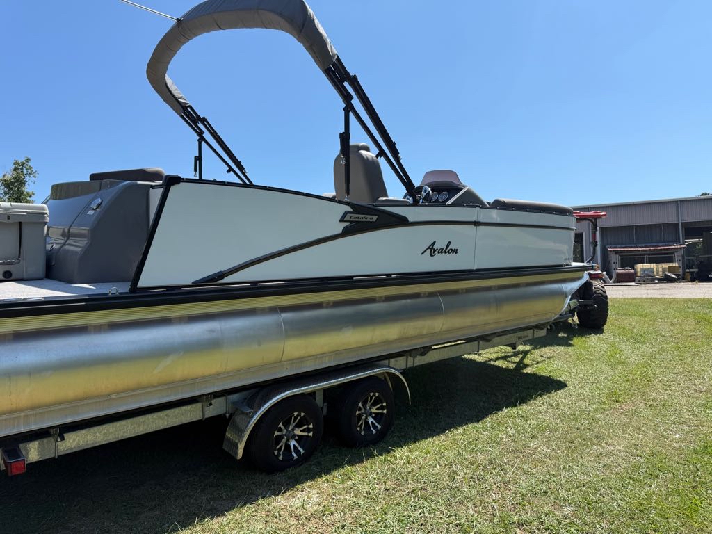 2023 Avalon Catalina Rear J Lounger 25 - Photo 3