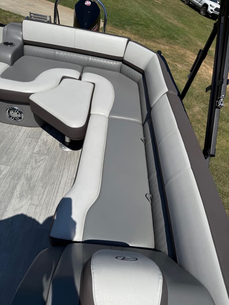 2023 Avalon Catalina Rear J Lounger 25 - Photo 10