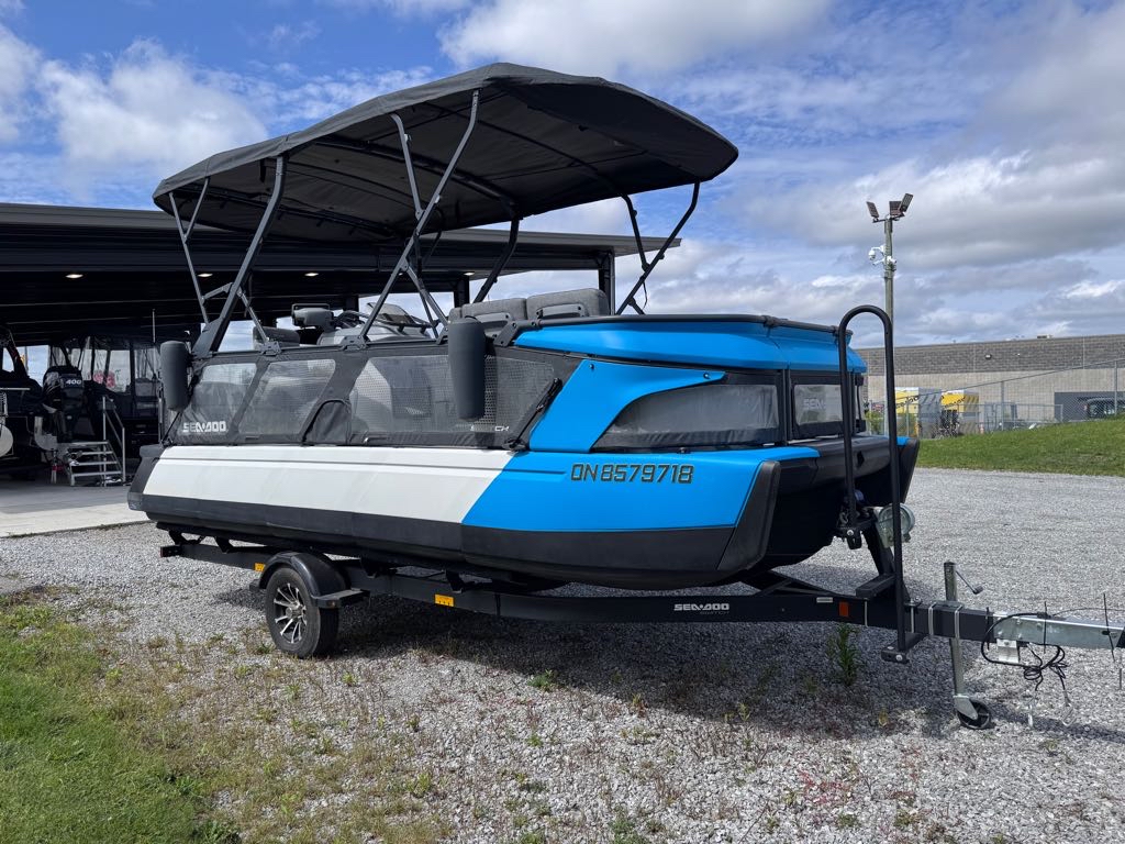 2023 Sea-Doo Switch Cruise 21' - 230HP w/ full enclosure - Photo 2