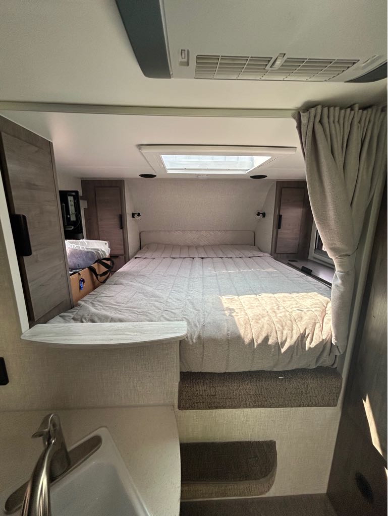 2026 Lance Truck Camper 850 - Photo 10