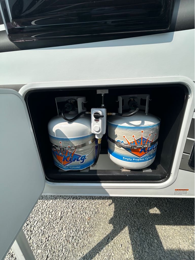 2026 Lance Truck Camper 850 - Photo 5
