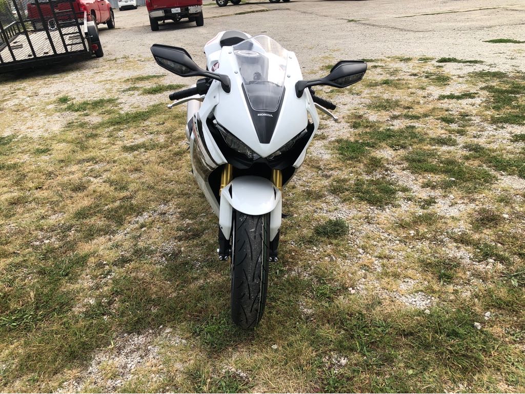 2026 Honda CBR1000RR - Photo 11