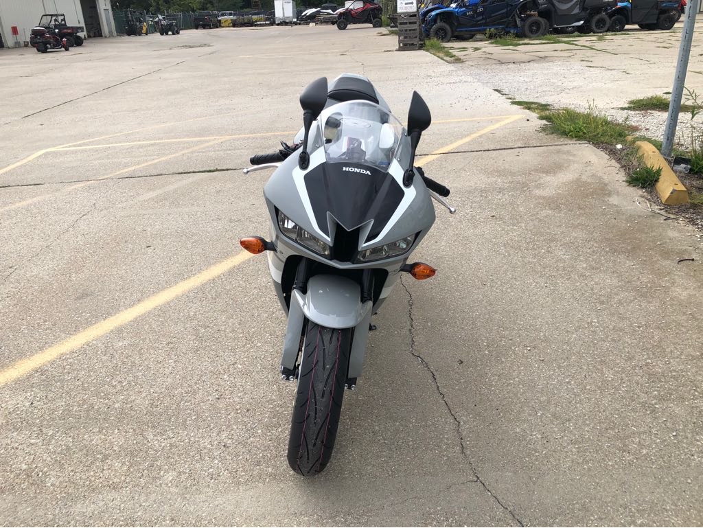 2026 Honda CBR600RR - Photo 9