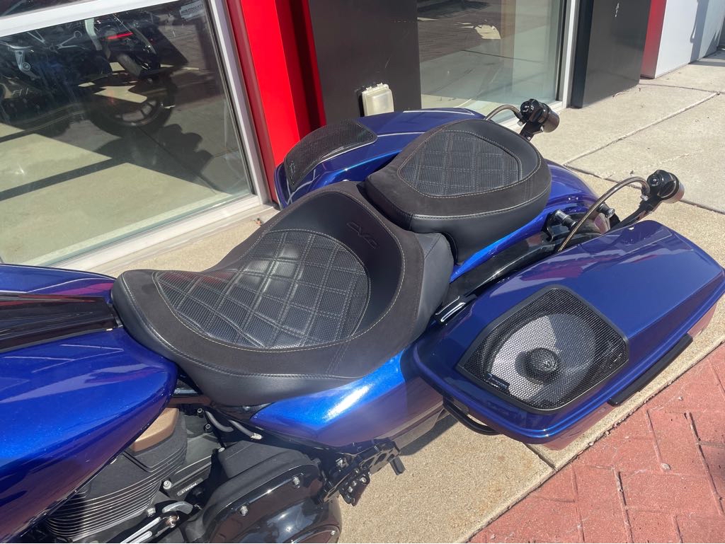 2013 Harley-Davidson Street Glide Base for Sale
