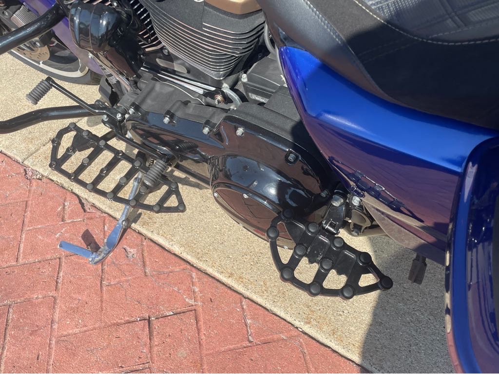 2013 Harley-Davidson Street Glide Base for Sale