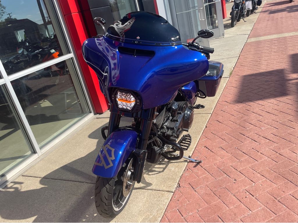 2013 Harley-Davidson Street Glide Base for Sale