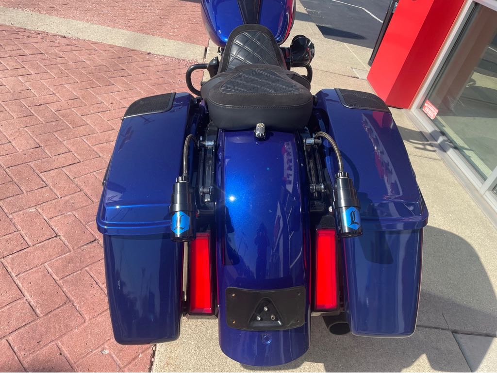 2013 Harley-Davidson Street Glide Base for Sale