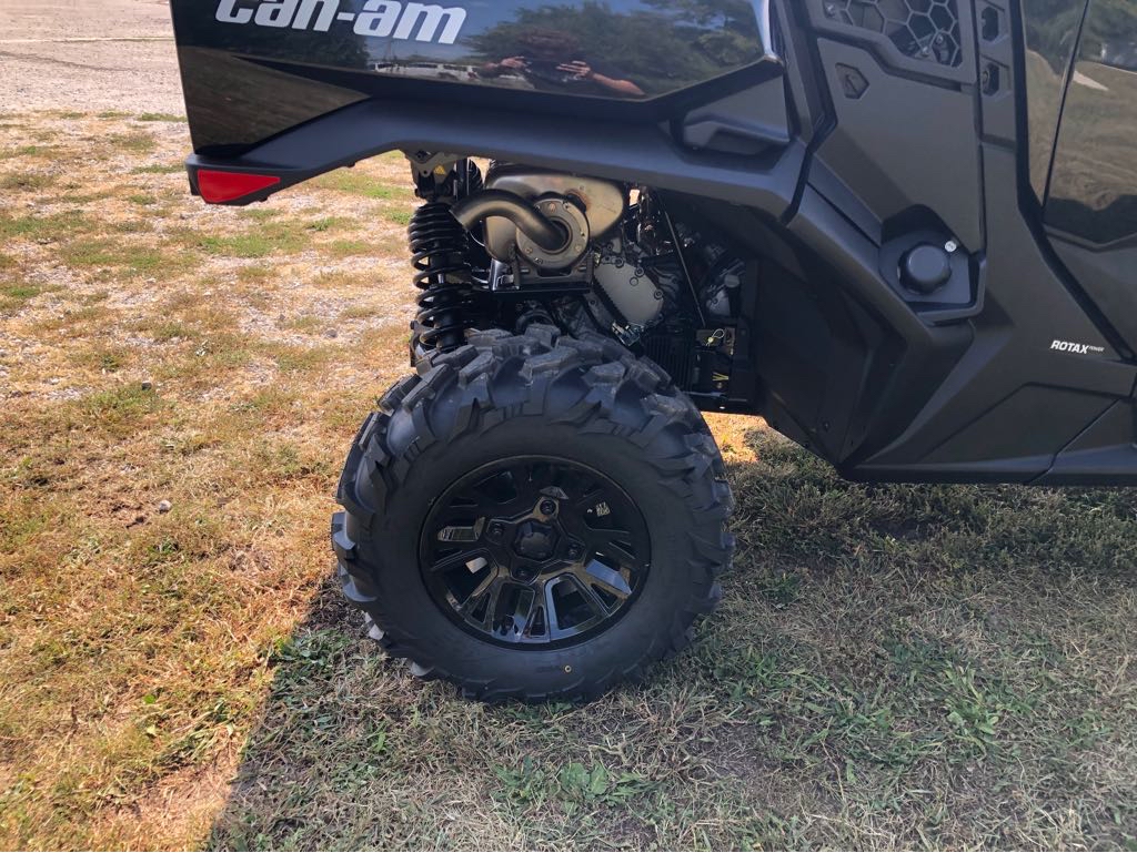 2026 Can-Am COMMANDER MAX XT 1000R - Photo 4