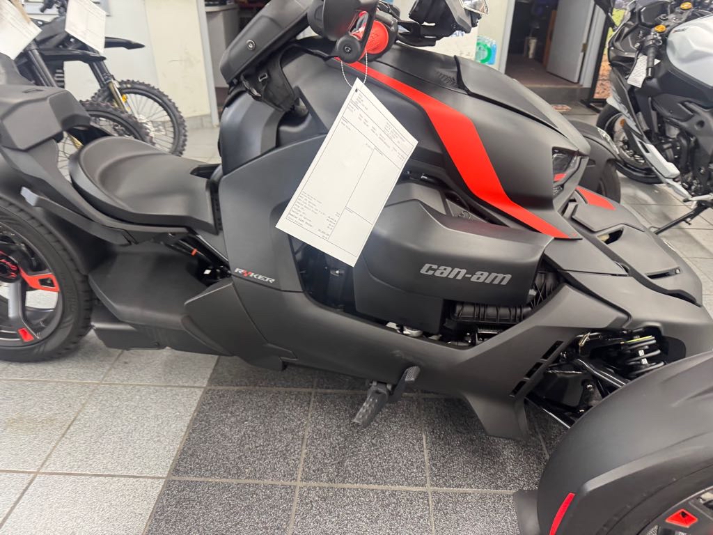 2021 Can-Am RYKER 600 ACE - Photo 9