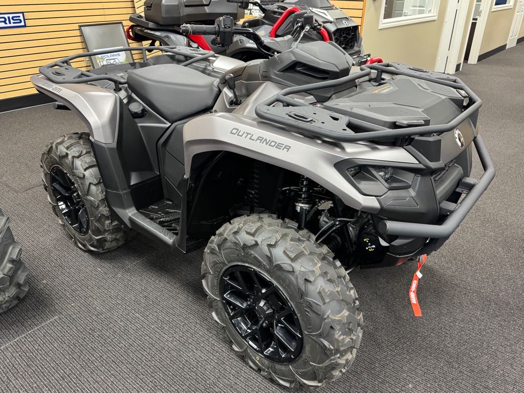 2026 Can-Am Outlander XT 700 - Photo 2